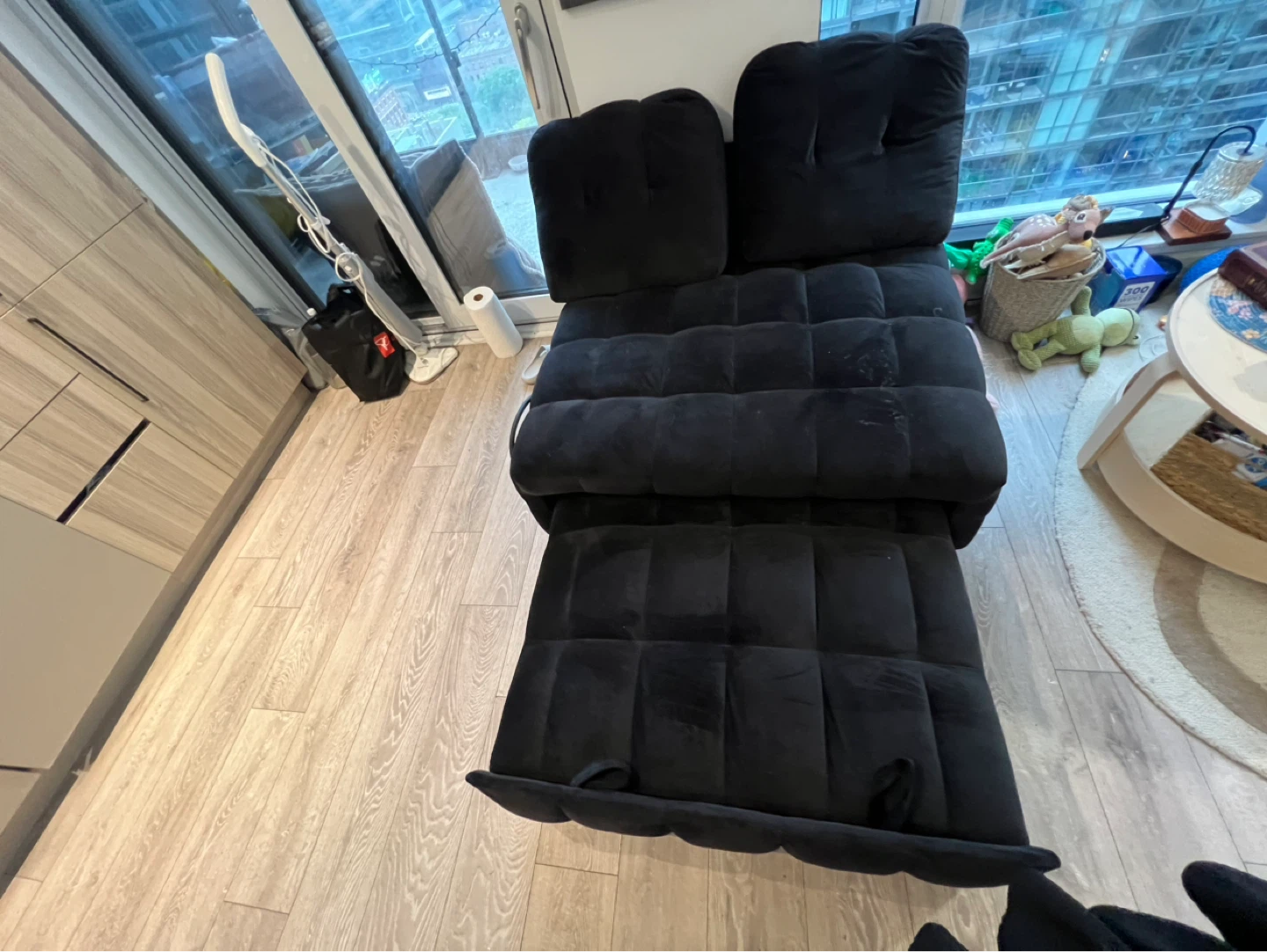Black futon loveseat - photo 2