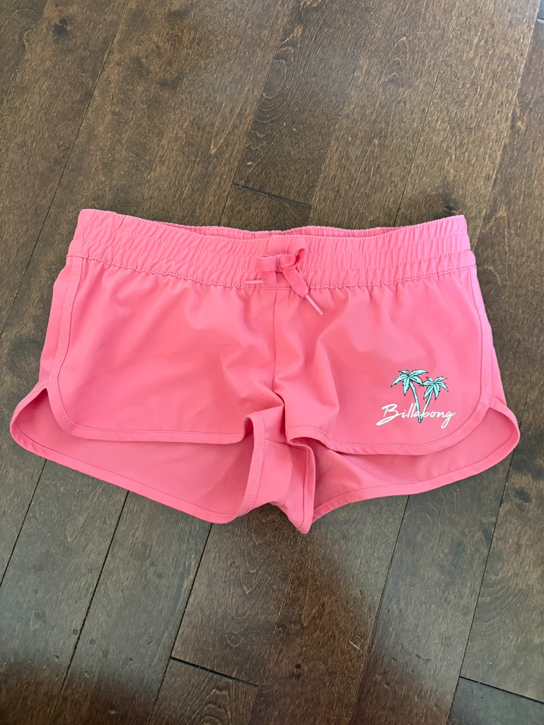 ⚽️Billabong Pink Palm Tree Shorts
