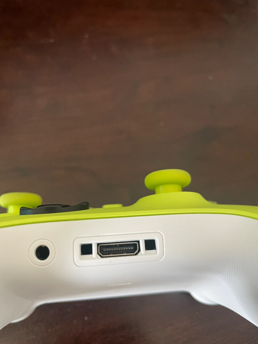 Xbox Wireless Controller - Electric Volt - photo 3