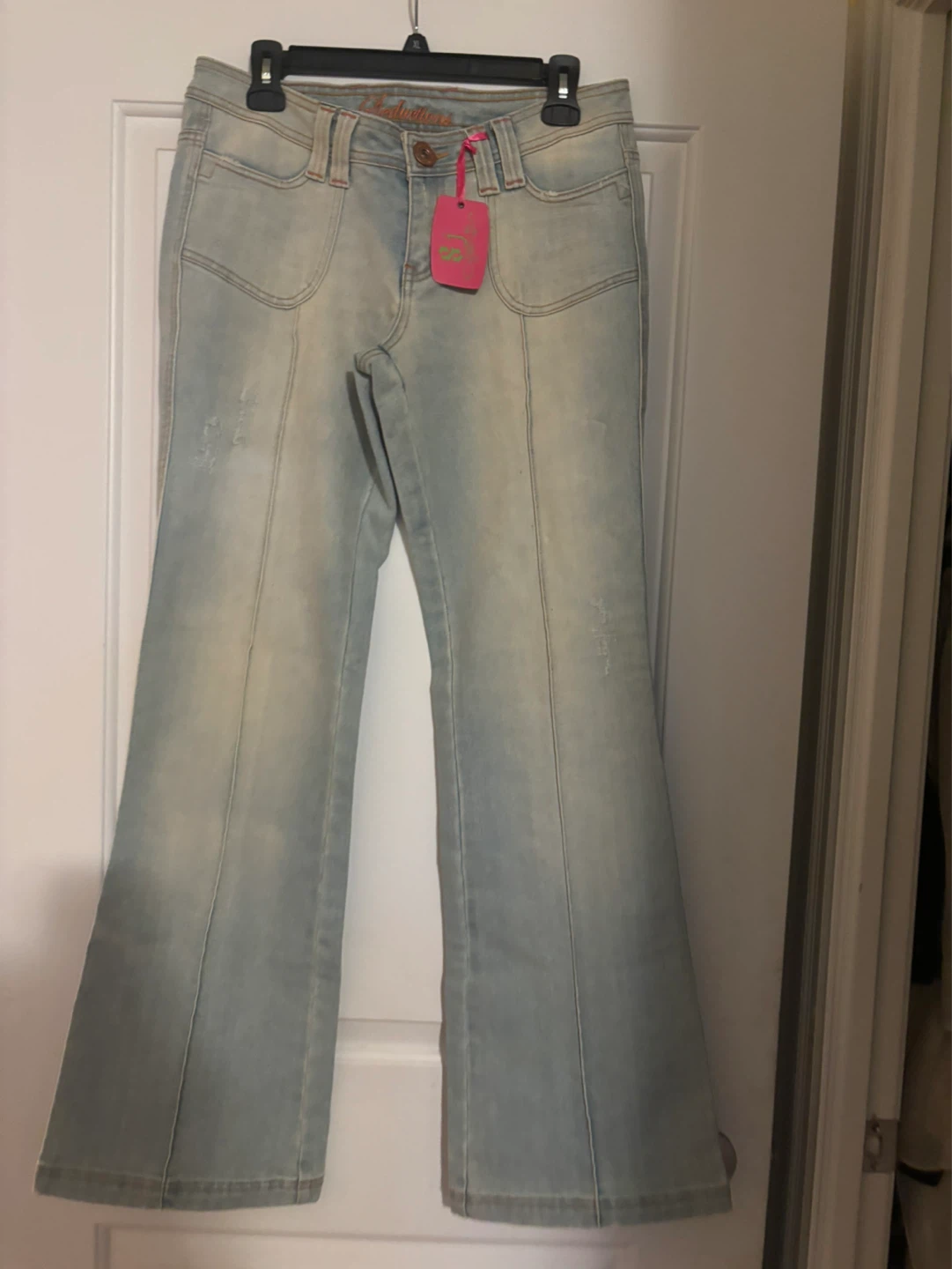 NWT Seduction Flare Jeans Light Wash, size 9. - photo 2