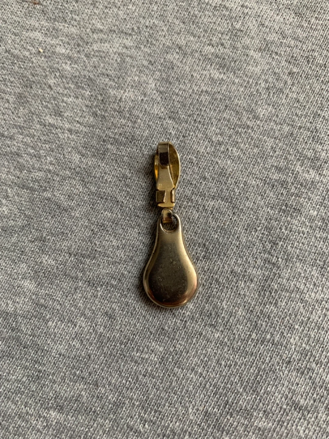 Gold zipper pull with HF logo ⚽️ - photo 2