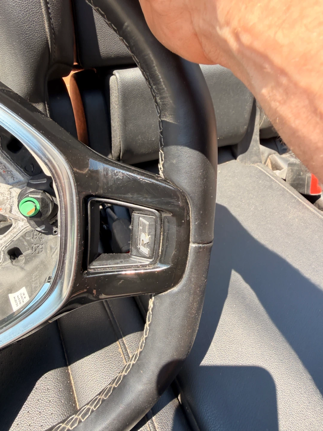 2019 Volkswagen Tiquane  Leather Steering Wheel with R-Line - photo 4