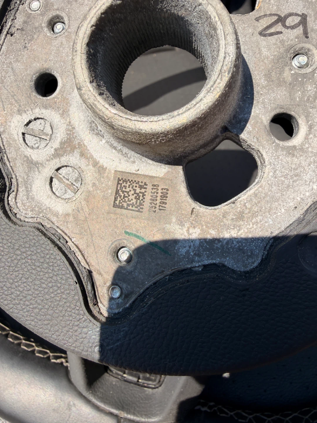2019 Volkswagen Tiquane  Leather Steering Wheel with R-Line - photo 3