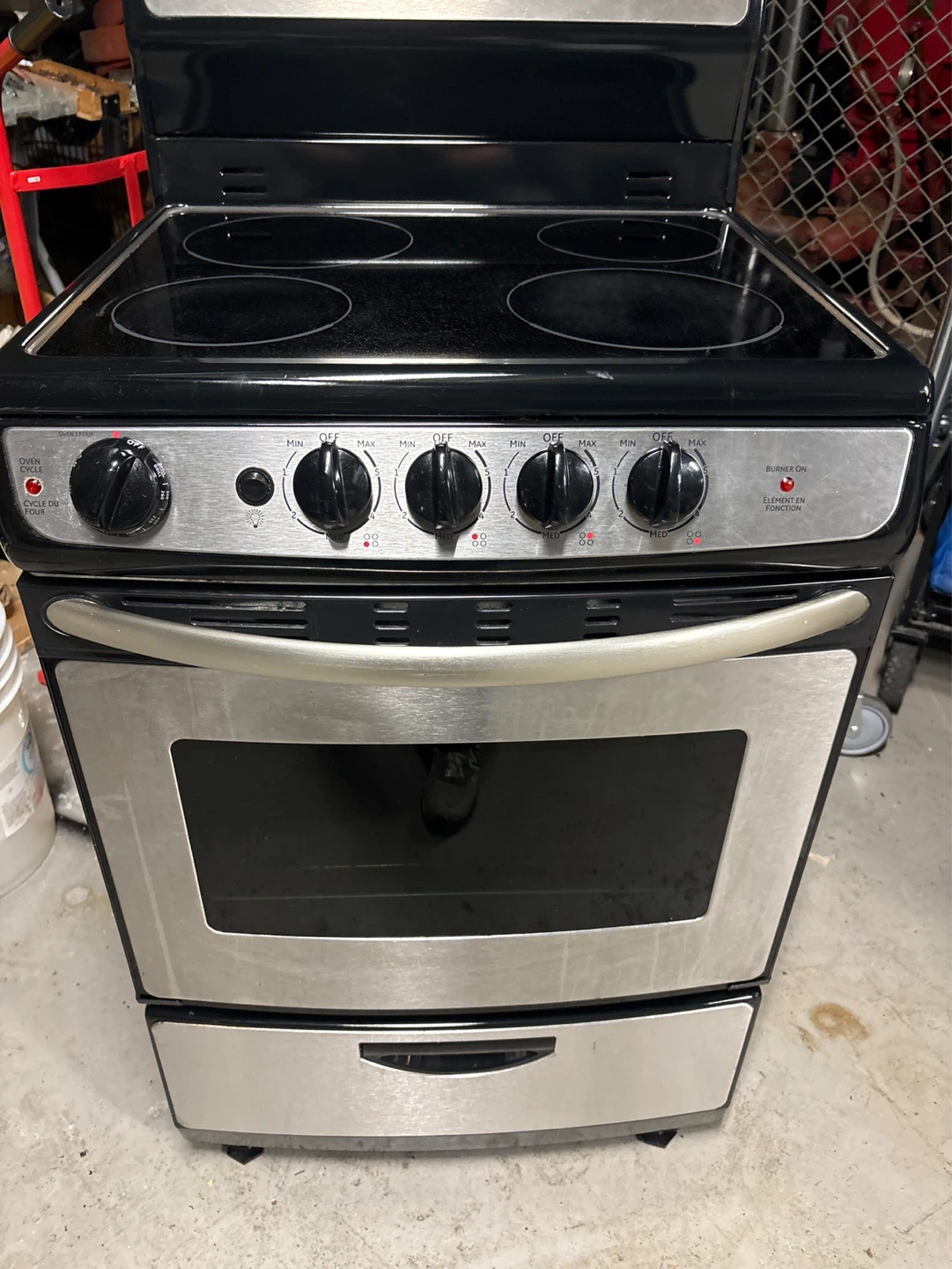 GE Electric Stove and Oven - photo 2