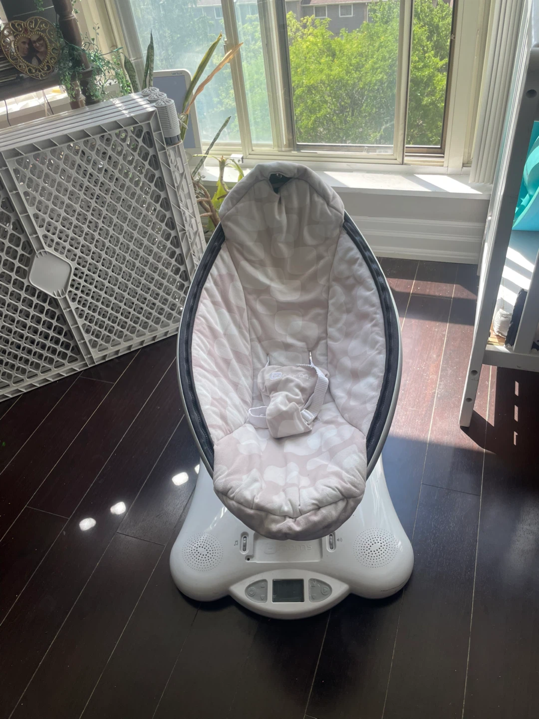 4 Moms Mamaroo Baby Swing