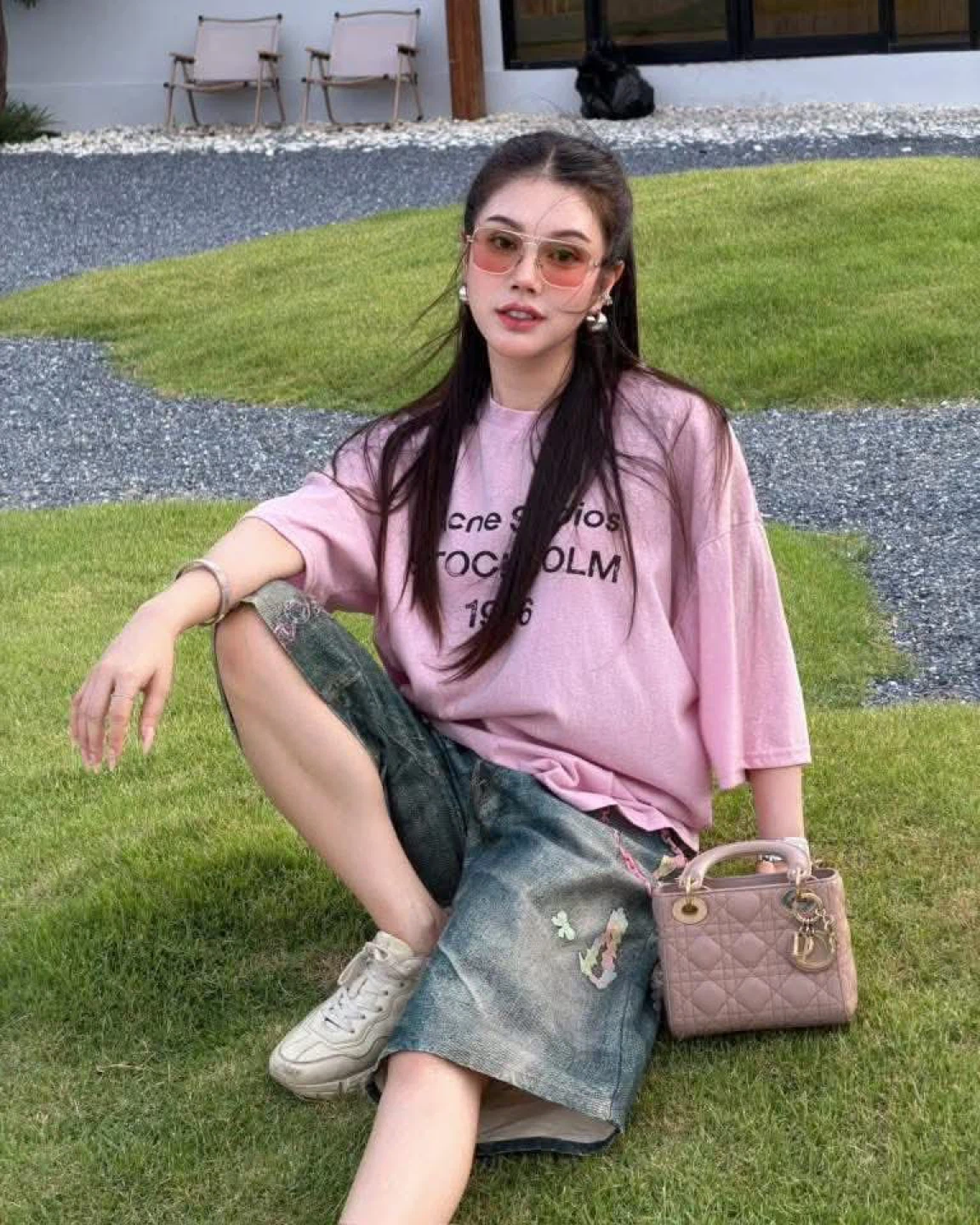Acne Studios Pink T-Shirt & Denim Shorts Set - photo 3
