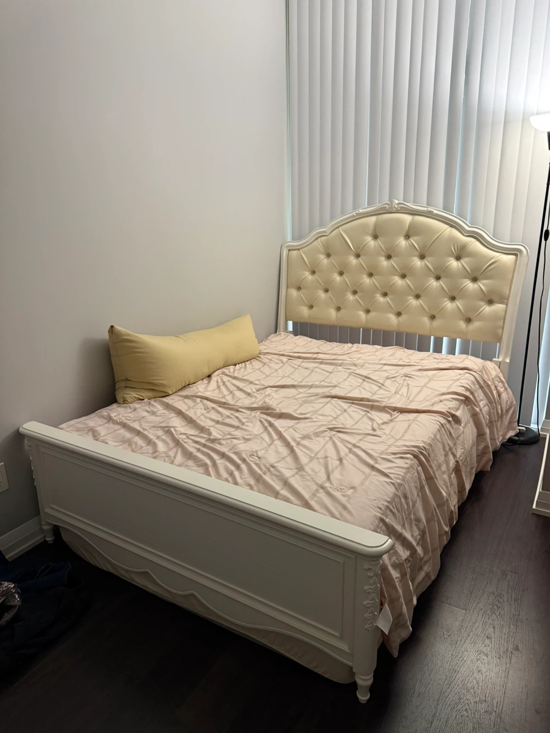 White Tufted Headboard Bed Frame - photo 2