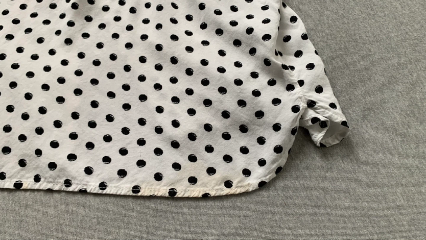 Polka Dot Sleeveless Blouse - Size M ⚽️ STAIN ON REAR HEM - photo 4