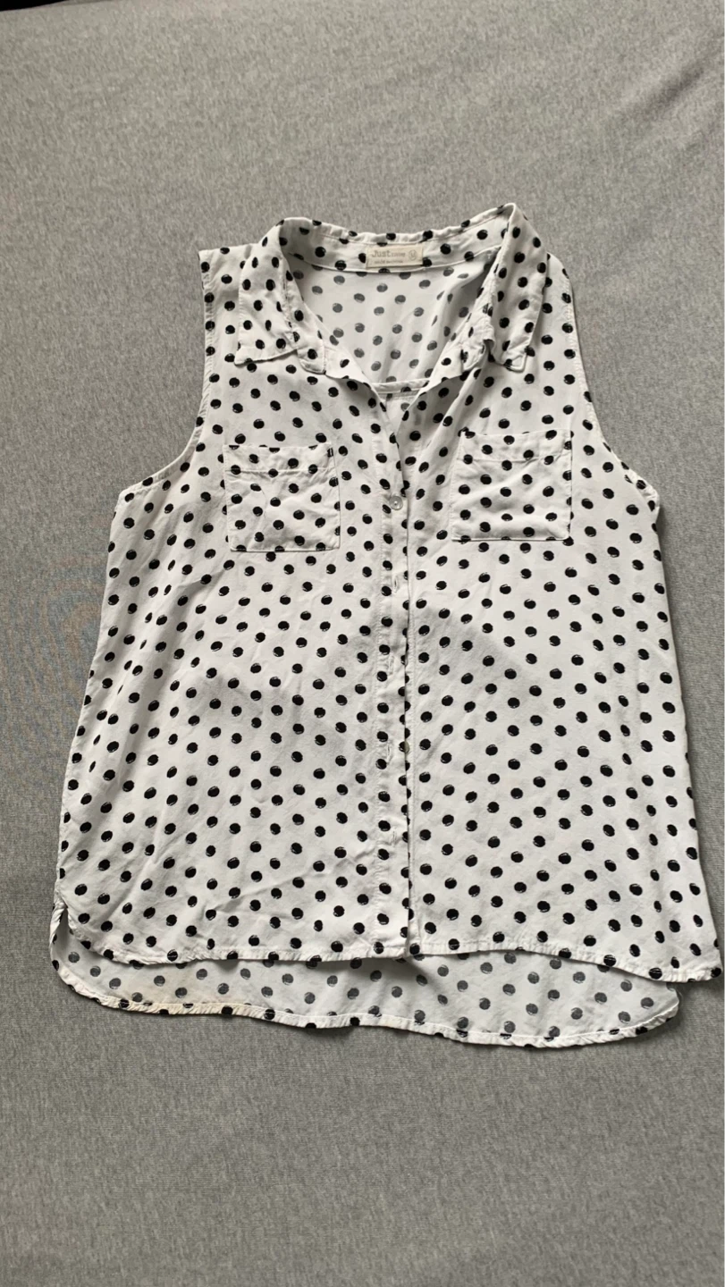 Polka Dot Sleeveless Blouse - Size M ⚽️ STAIN ON REAR HEM
