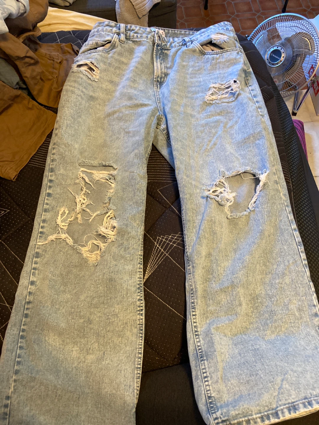 Light Wash Ripped Wide Leg Jeans