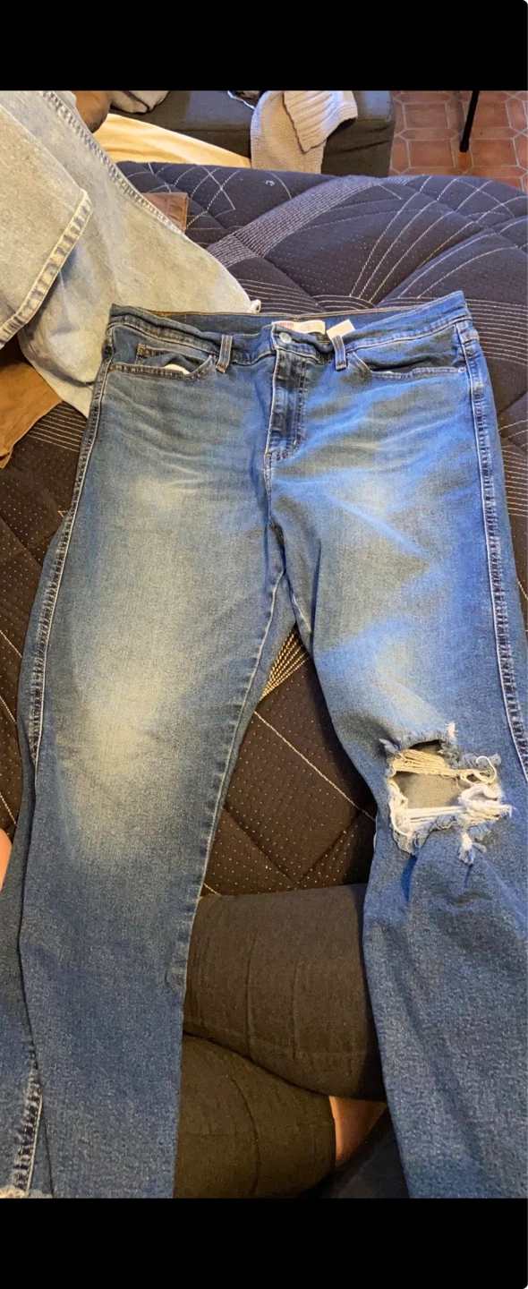 Women's Ripped Blue Jeans
