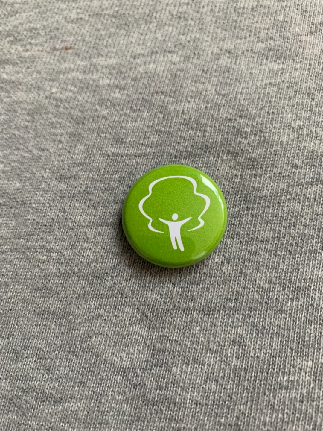 Green Button Pin with White Tree and Person ⚽️