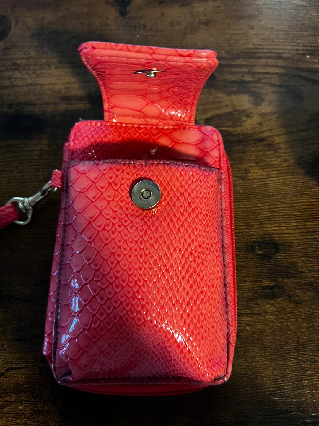 Salmon colored snake print wallet ⚽ - photo 3