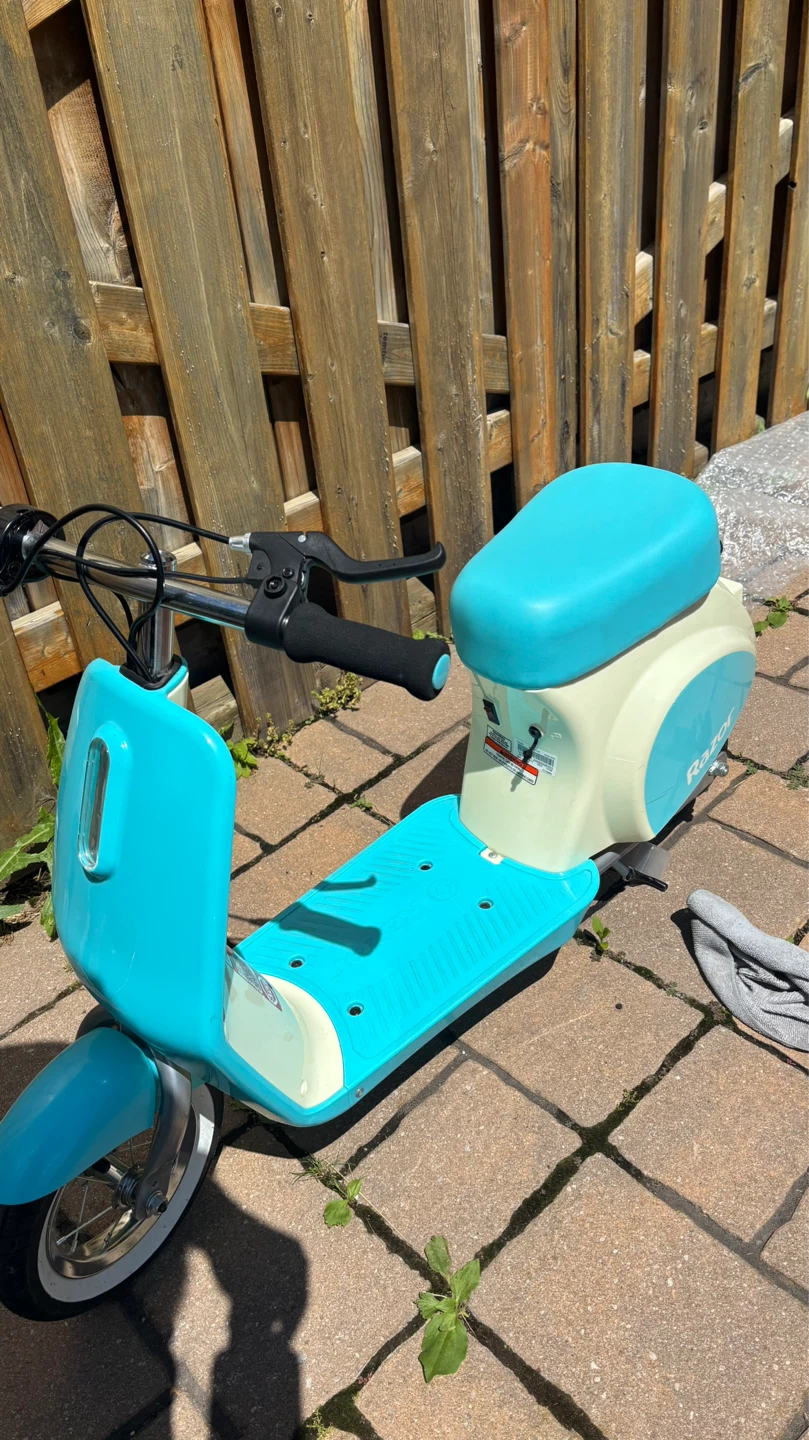 Razor kids PM Petite Electric Scooter ⚽️