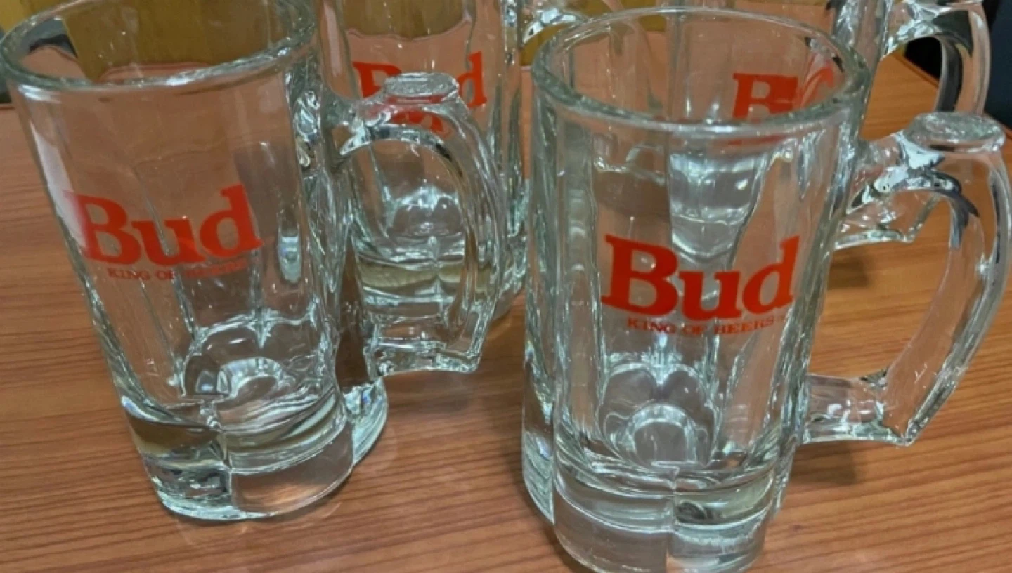 Bud King of Beers Glass Mugs Set of 4⚽️
