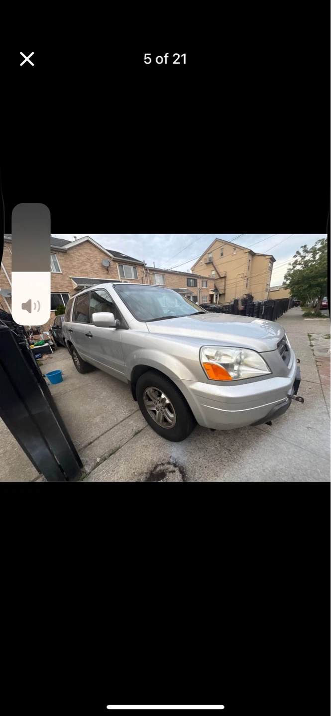 Silver Honda Pilot SUV