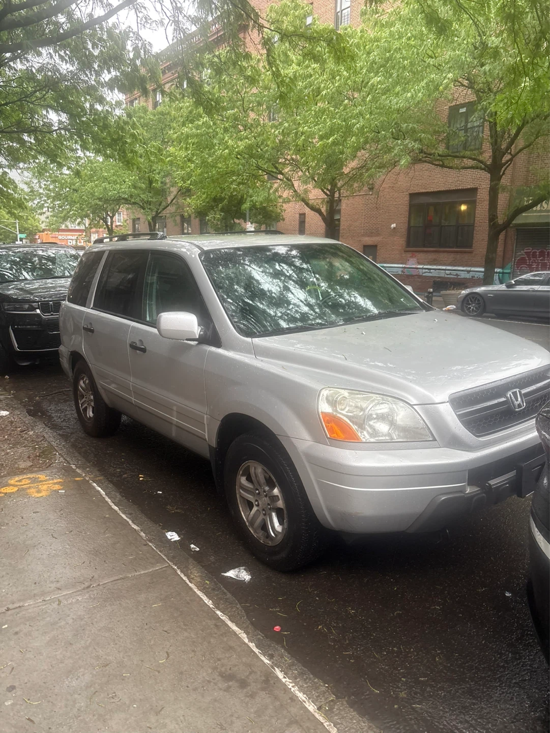 Silver Honda Pilot SUV - photo 5