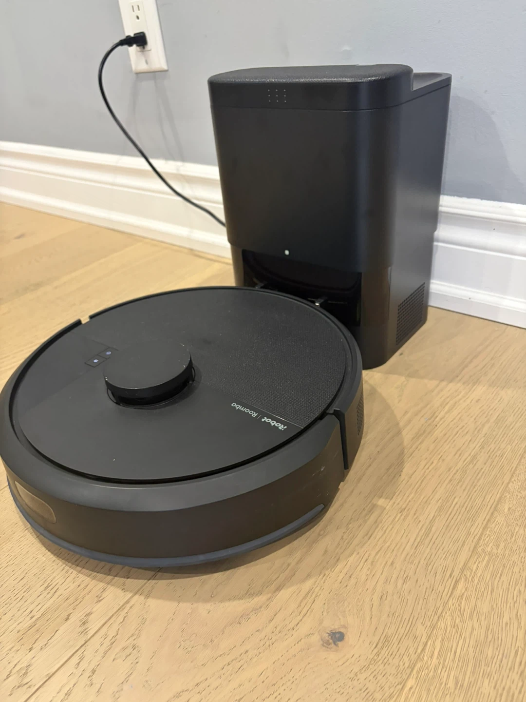 iRobot Roomba Combo 105 + AutoEmpty Dock (2024) – Vacuum & Mop