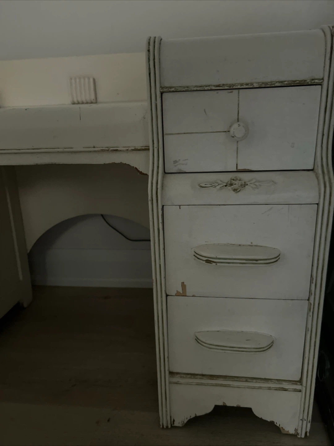 Vintage vanity and chair set - photo 4