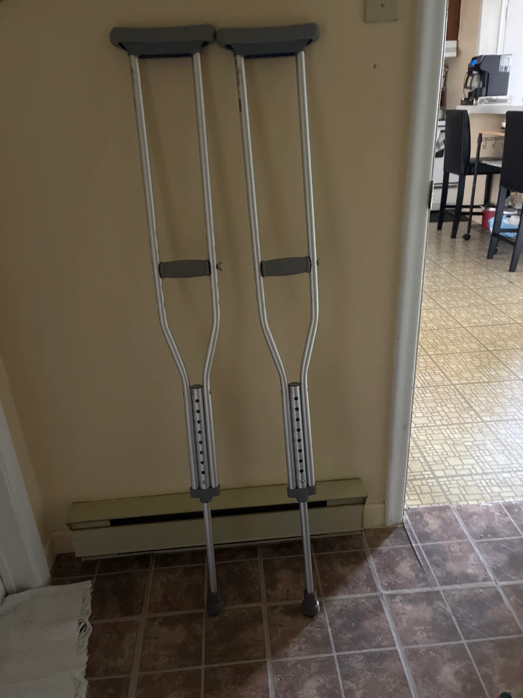 Adjustable Aluminum Crutches