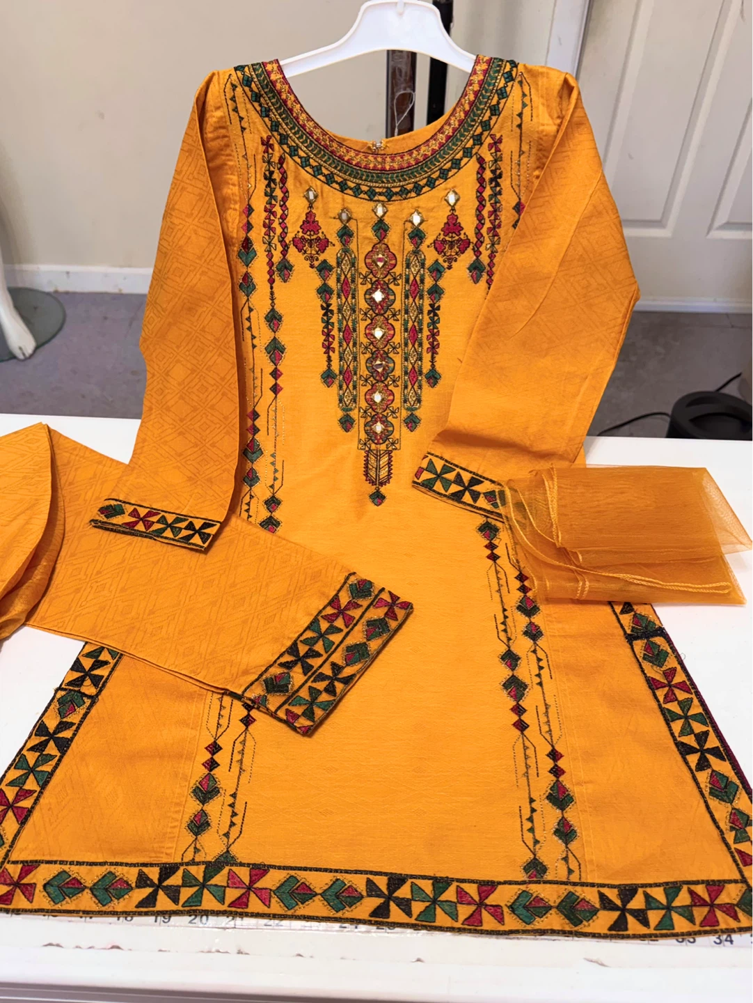 Brand new little girl 3pc Pakistani dress