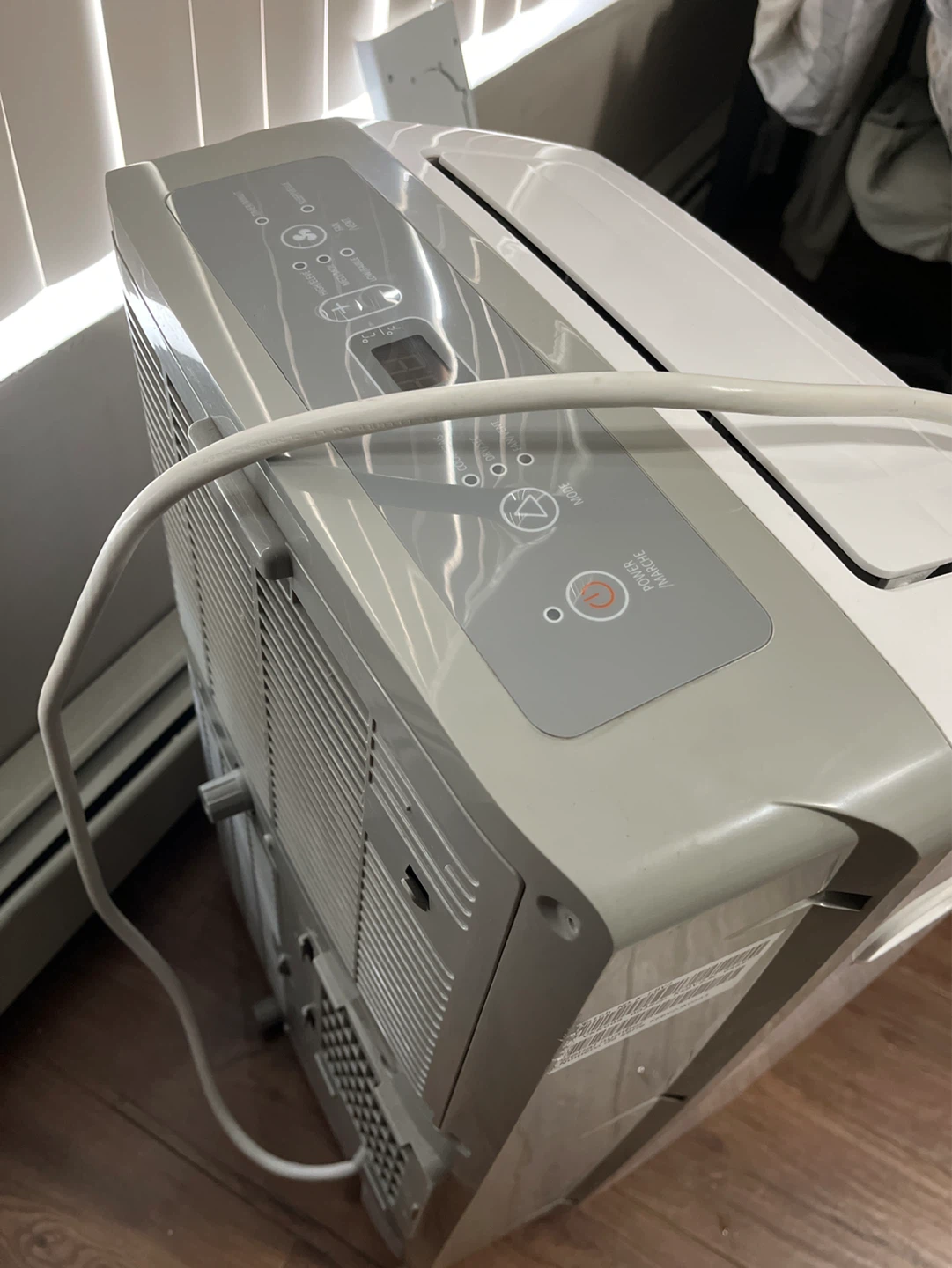 Hisense Portable Air Conditioner - photo 3