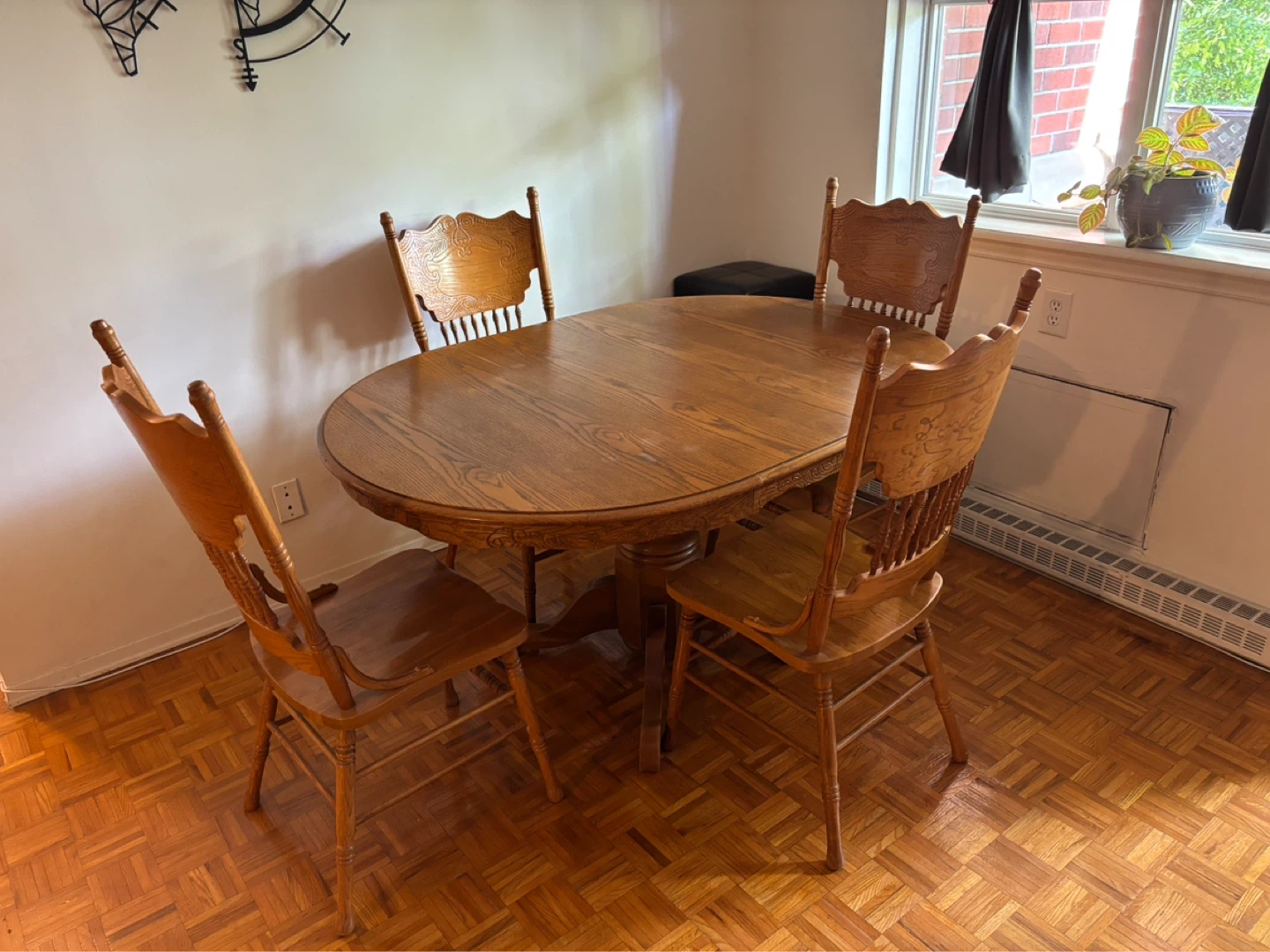 Vintage Solid Wood Pedestal Dining Table with 4 Matching Chairs