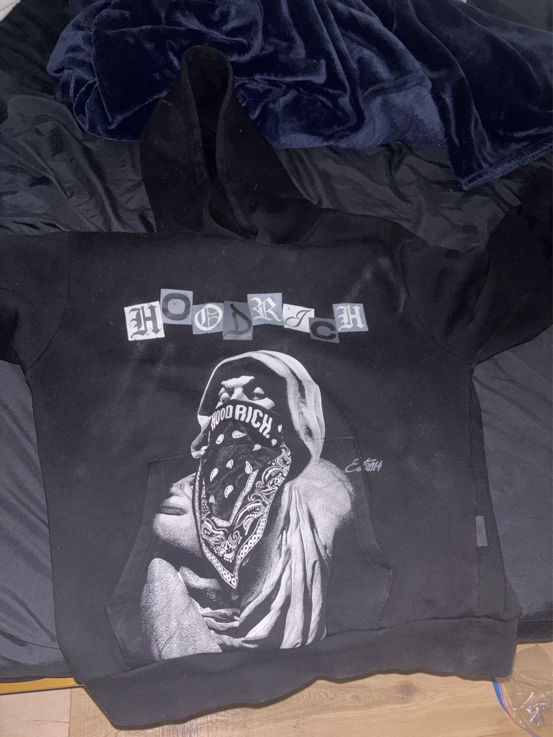 Hood Rich Graphic Hoodie