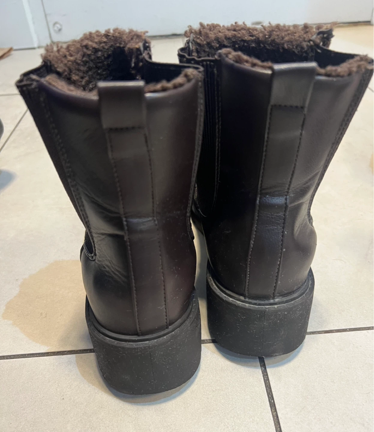 Brown Faux Fur Lined Chelsea Boots Size 8 - photo 3