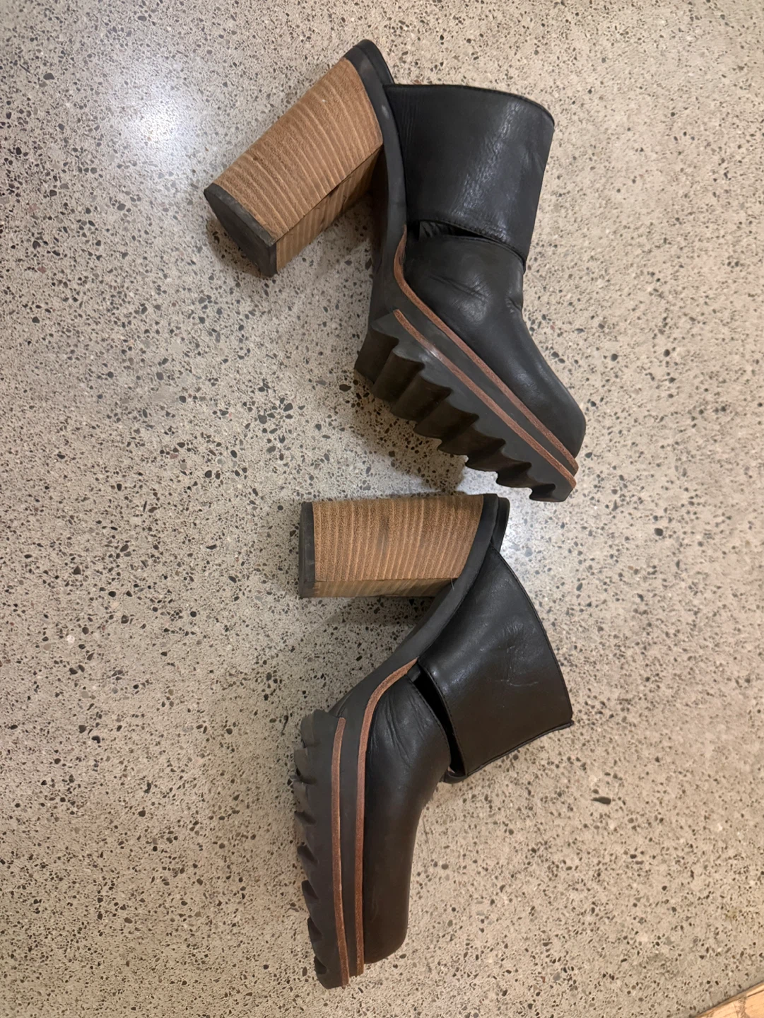 ⚽️ STRATELLA Black Leather mules - photo 3
