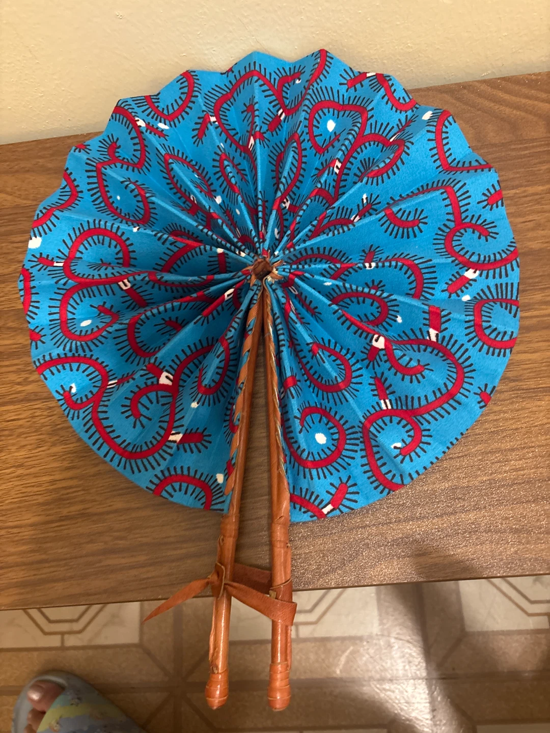 ⚽ Blue and Red Patterned Foldable Fan - photo 5