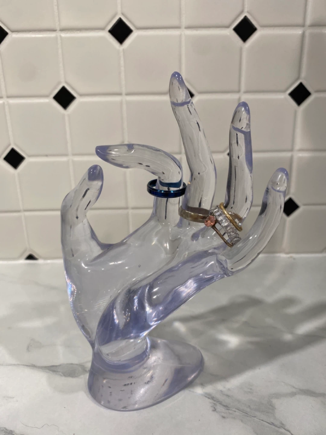 Clear Acrylic Hand Ring Holder - photo 2