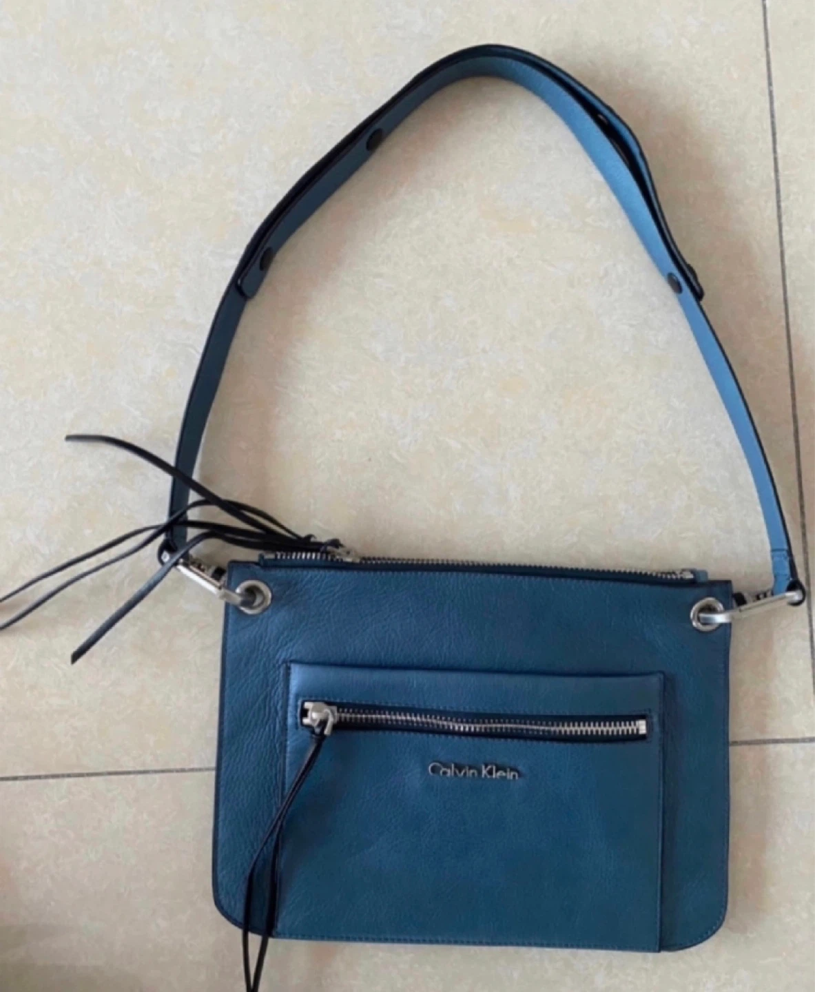 Calvin Klein Blue Leather Crossbody Bag⚽️