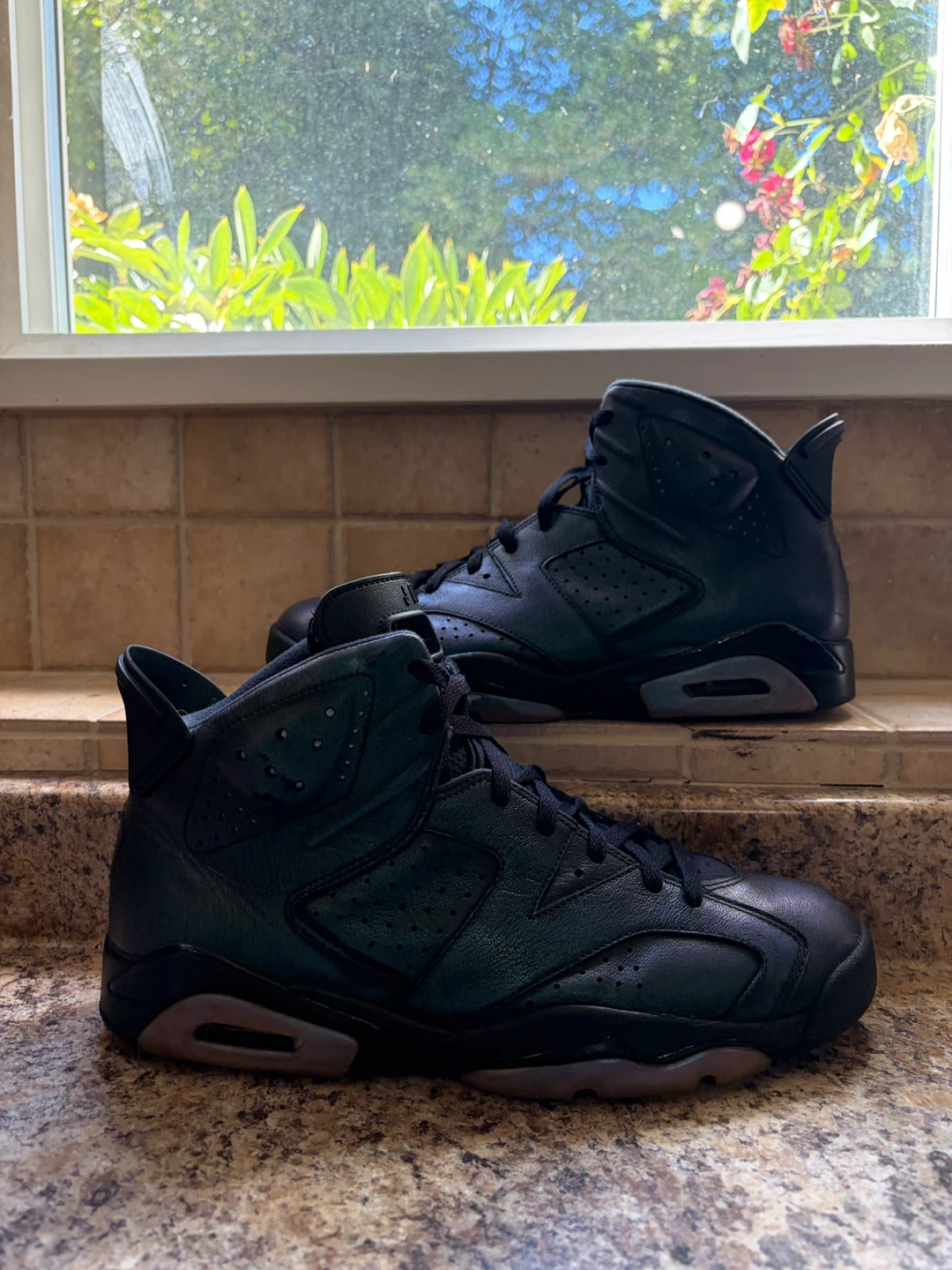 Air Jordan 6 Retro Black Sneakers