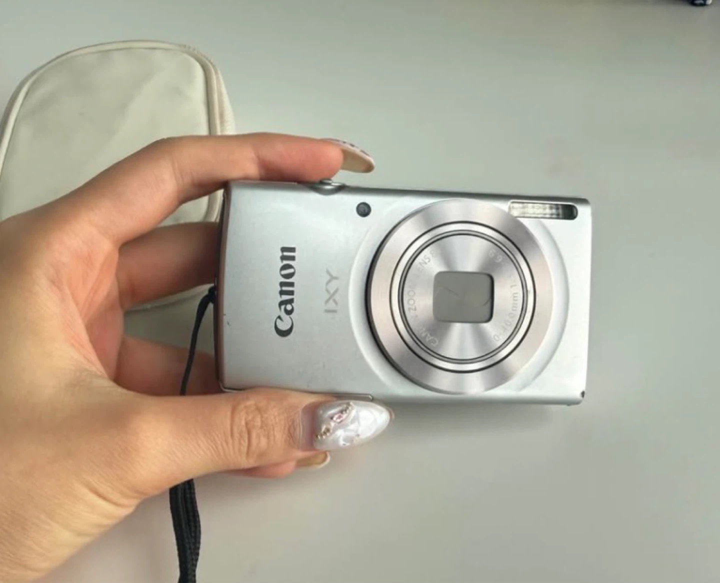 Canon IXY 200 Digital Camera