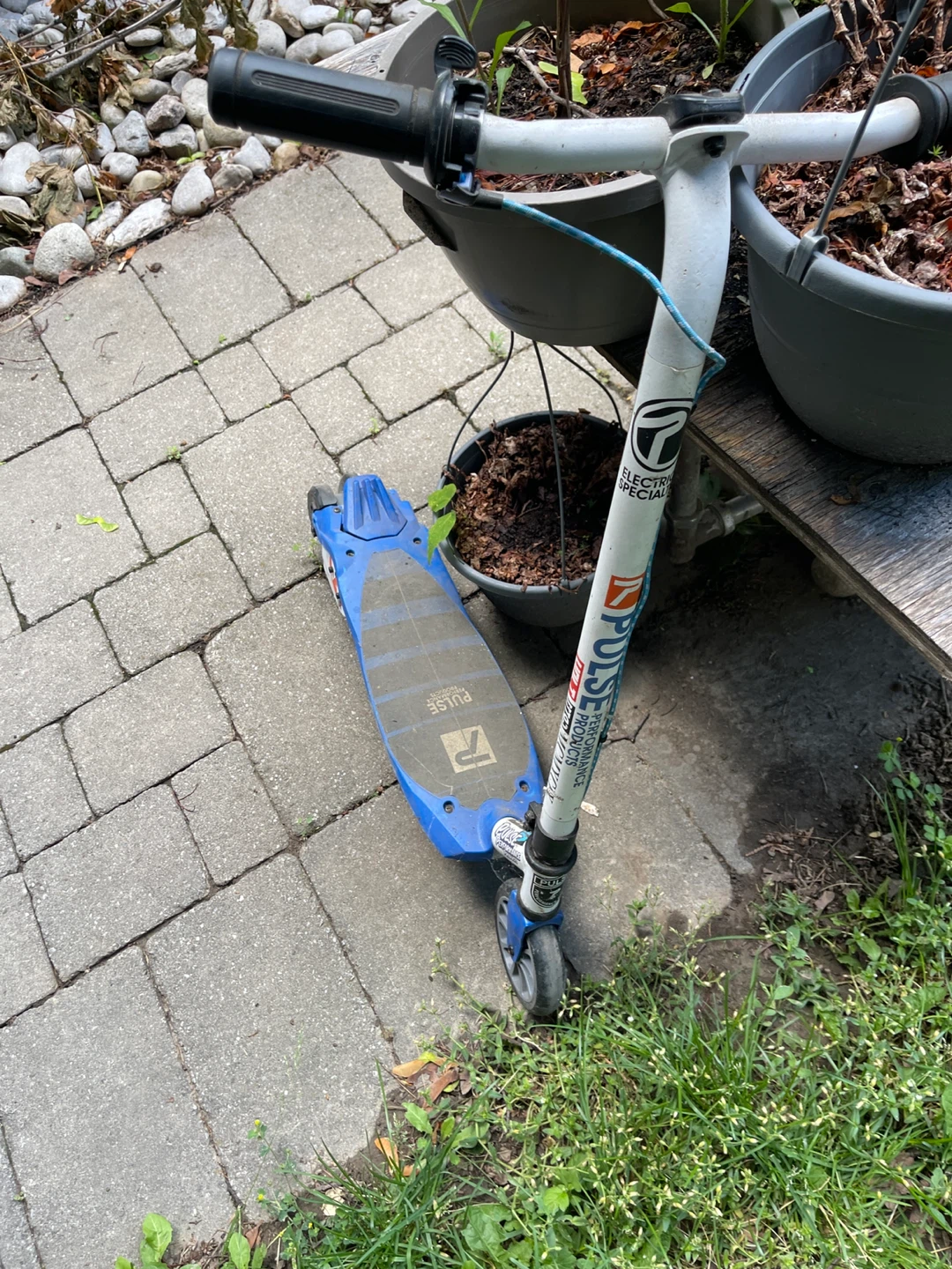 Kids electric scooter