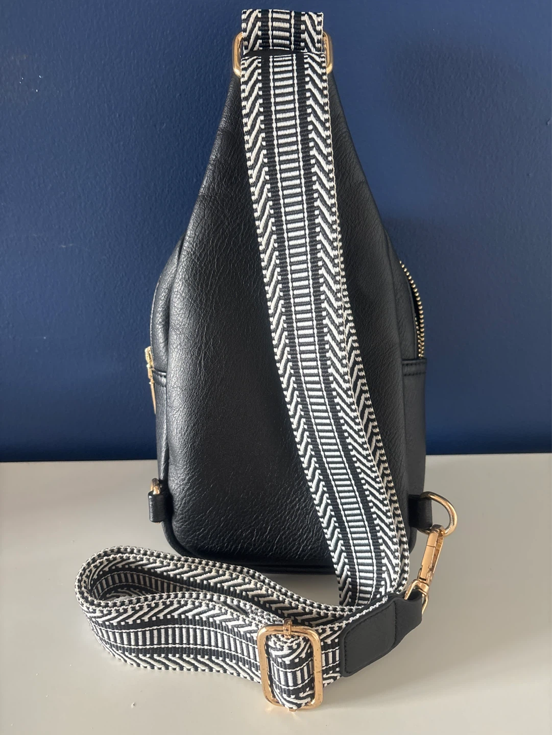 Black Crossbody Sling Bag - photo 2