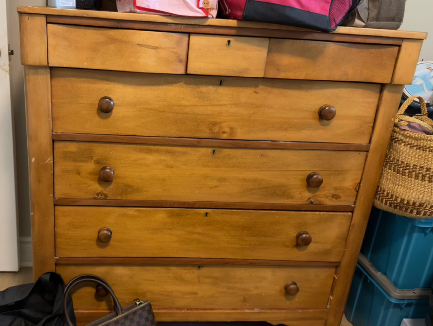 Wooden Dresser with 4 Drawers