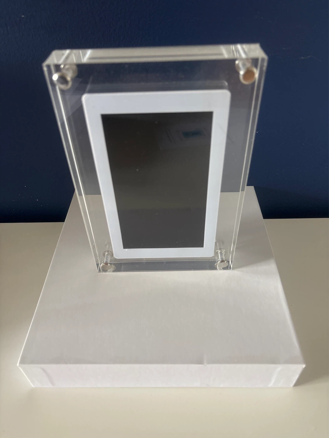 Motion Video Frame - 5-inch Acrylic Display - photo 3