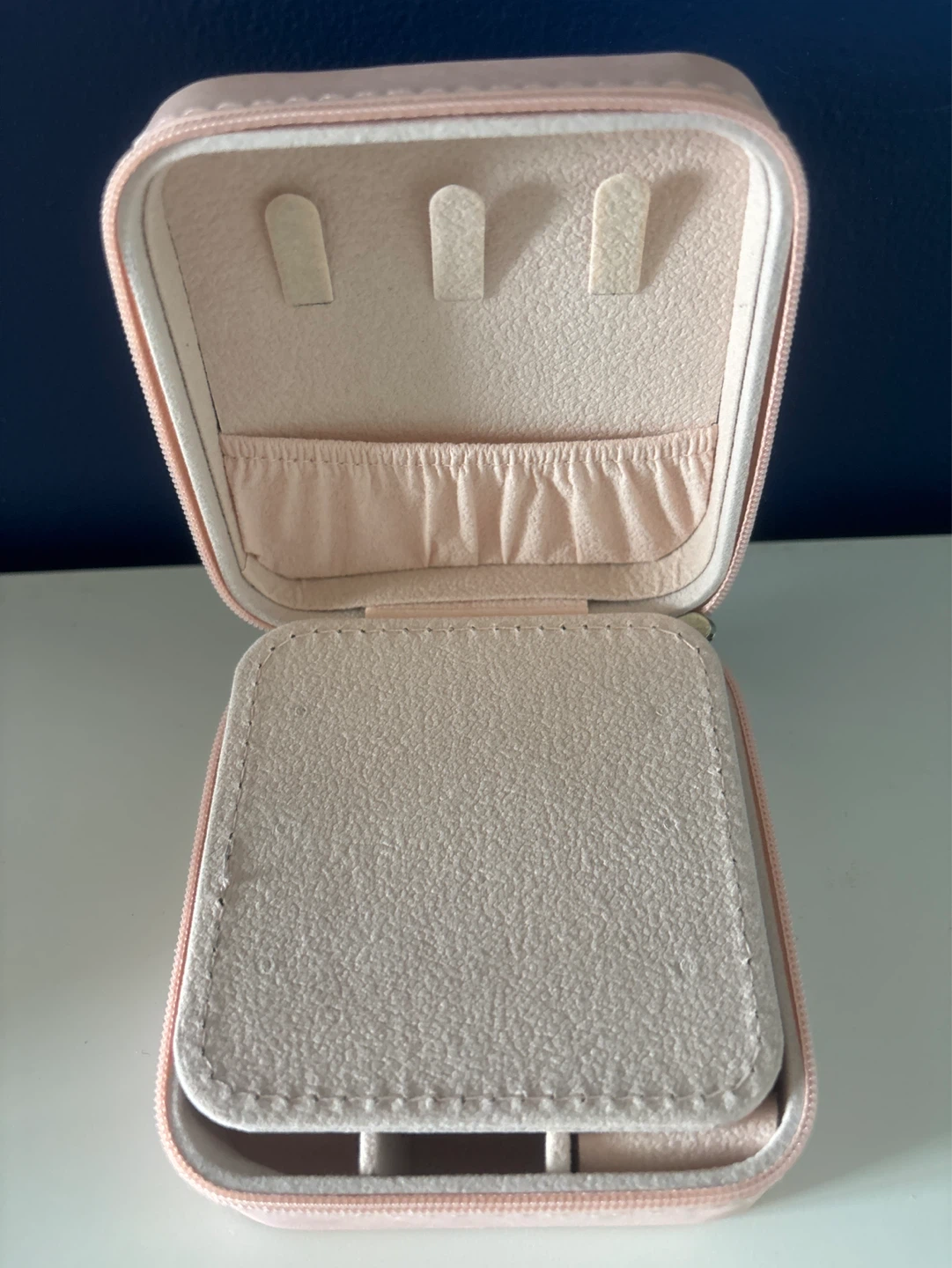 Pink 'D' Initial Jewelry Box with Floral Design - photo 3