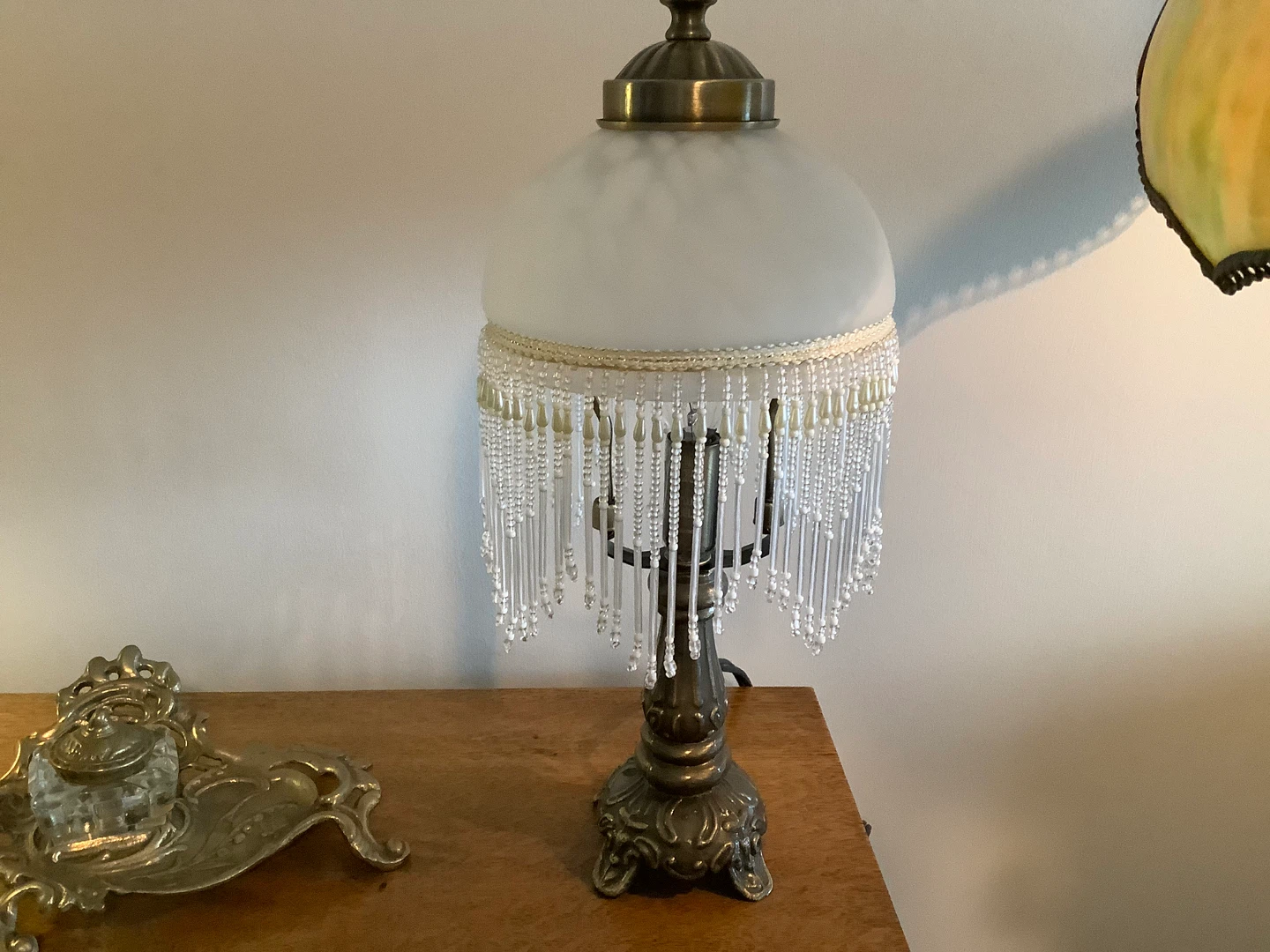 Victorian Style Boudoir Table Lamp 🐞
