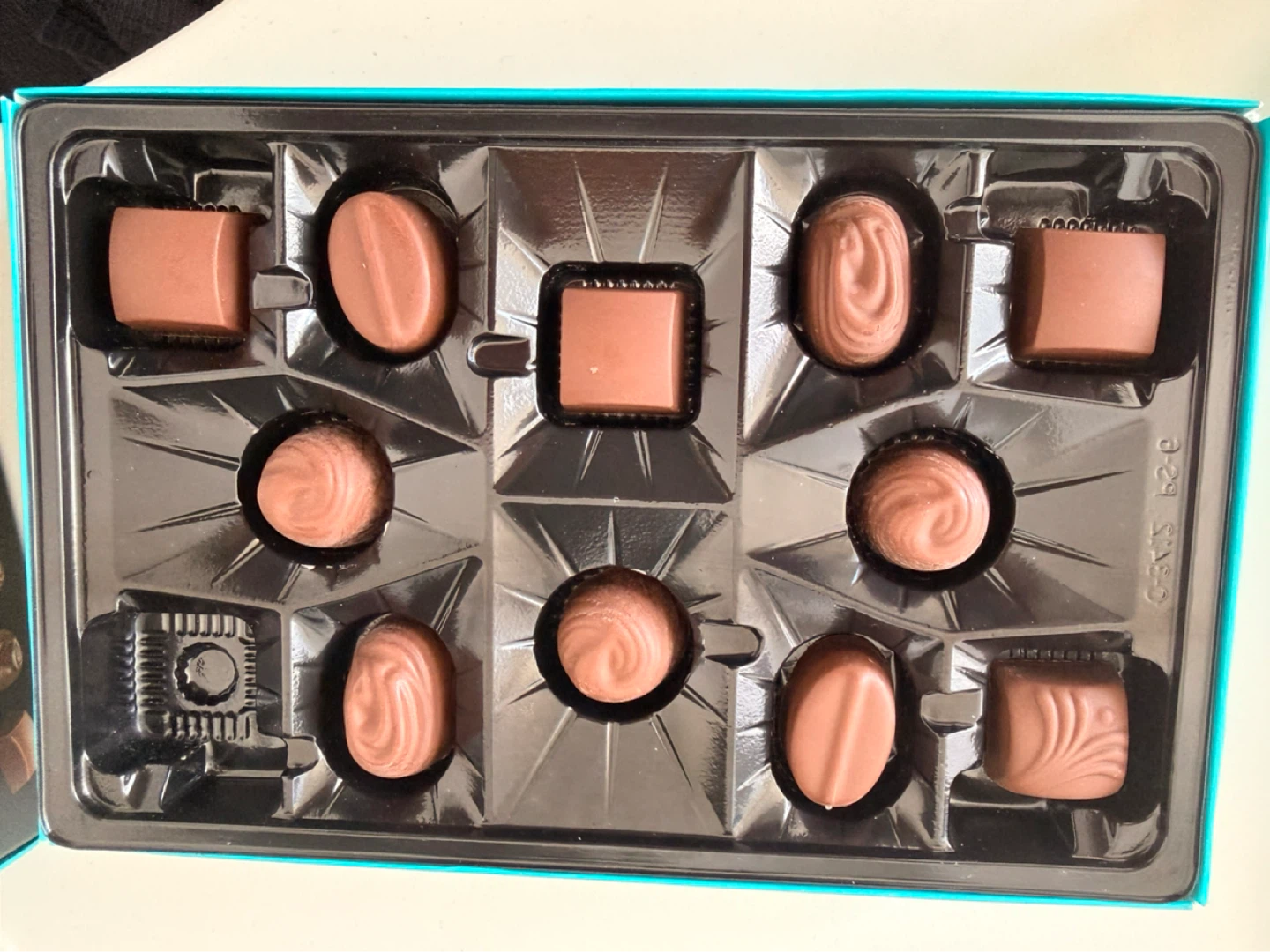 Pot of Gold Milk Chocolate Assortment Box - photo 2