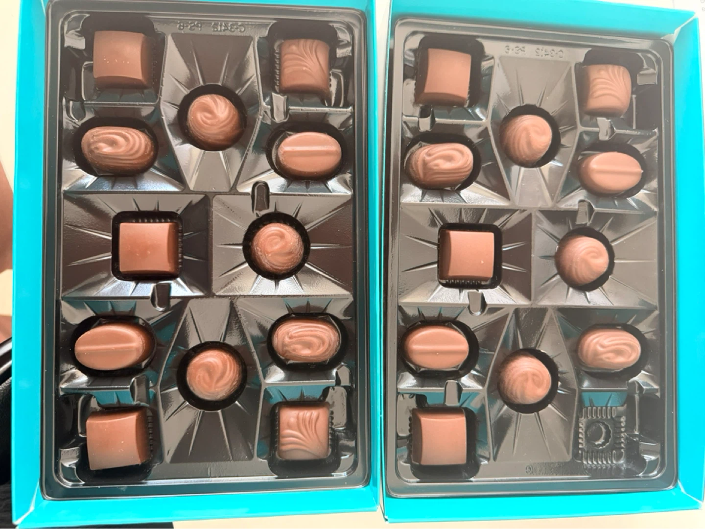 Pot of Gold Milk Chocolate Assortment Box - photo 3