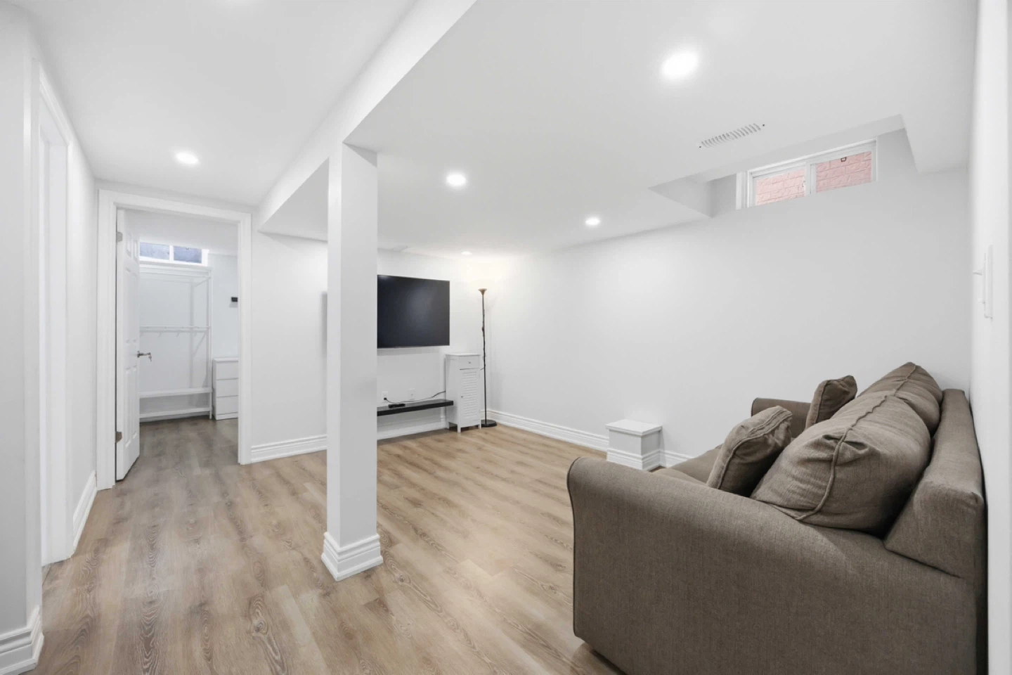 Vaughan, Bsmt Rental 7/01 OR 7/15 (Dufferin & Major Mackenzie) - photo 2