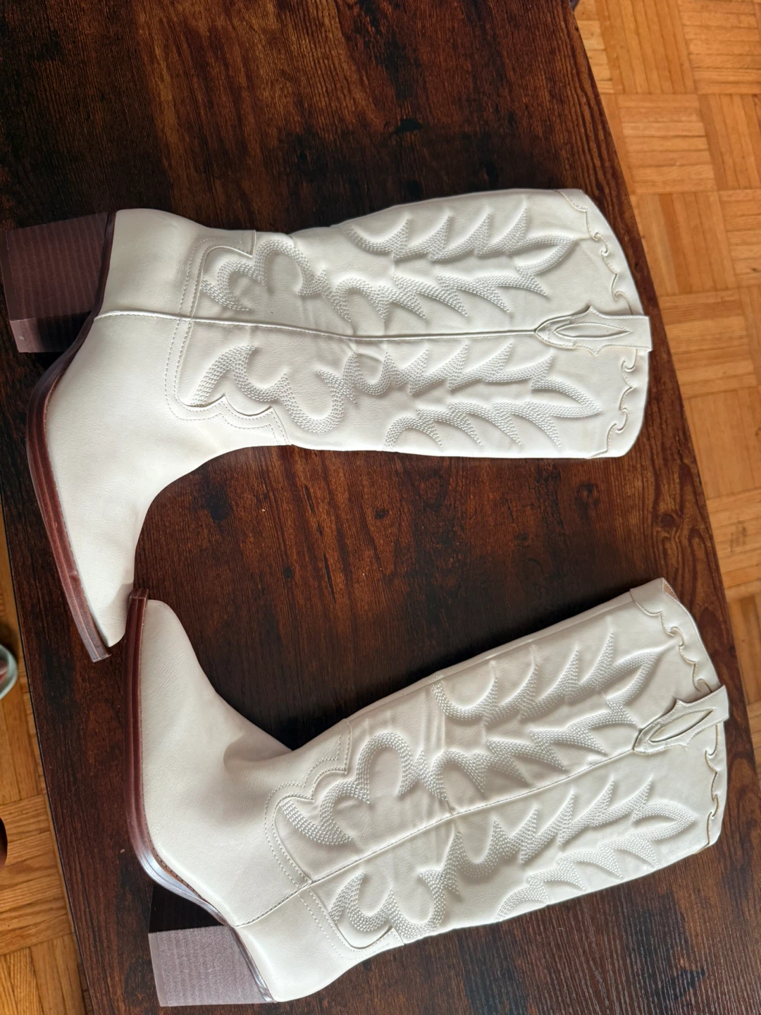 Crown Vintage Cream Western Cowboy Boots