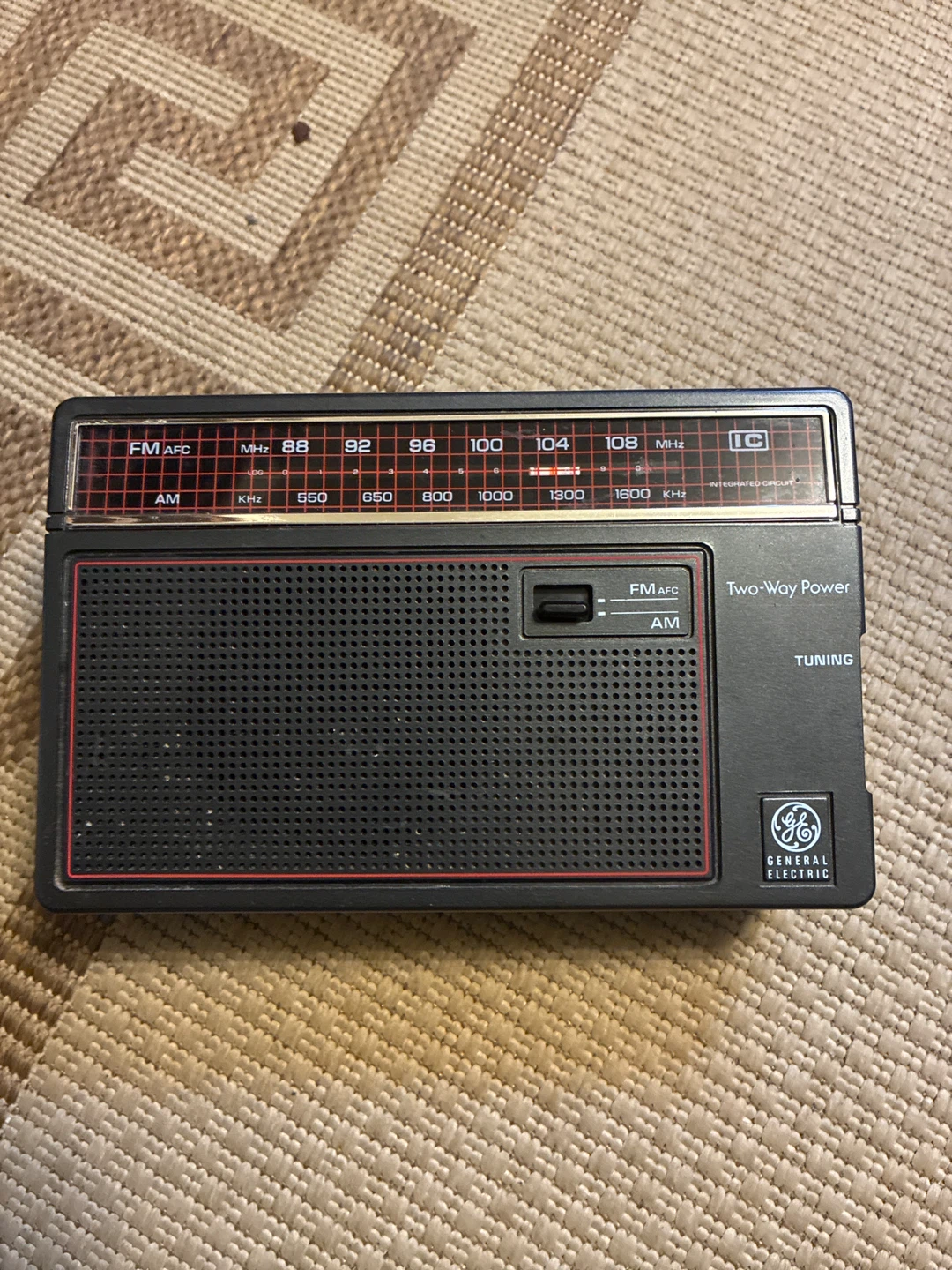 GE AM/FM Portable Radio