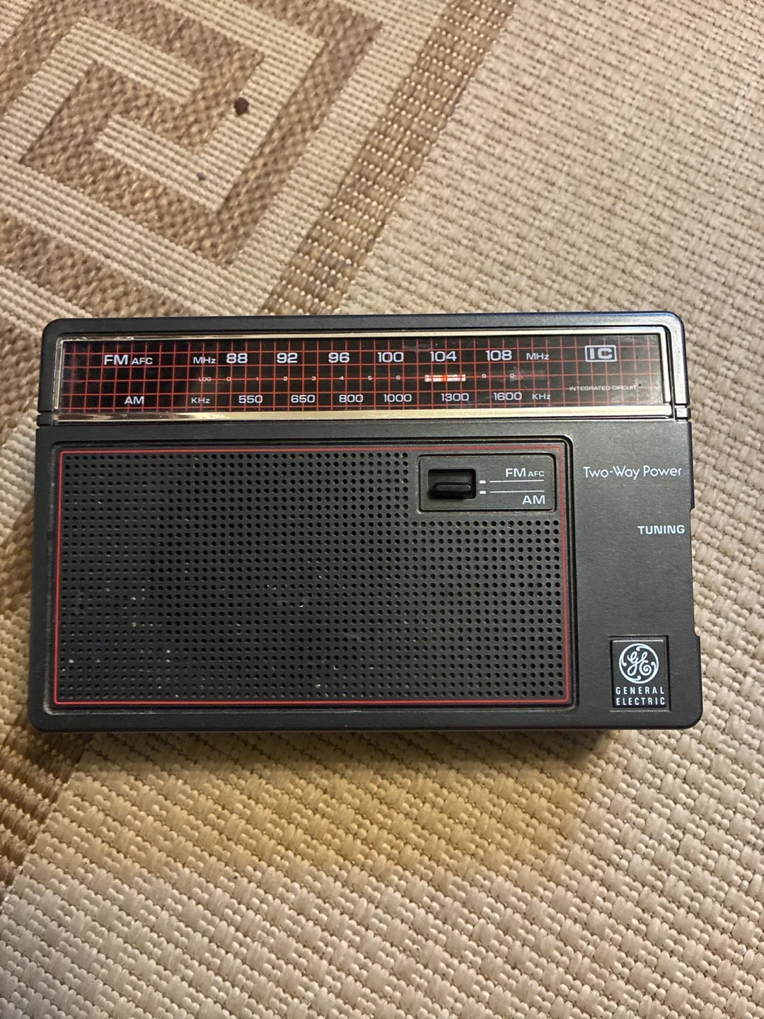 GE AM/FM Portable Radio