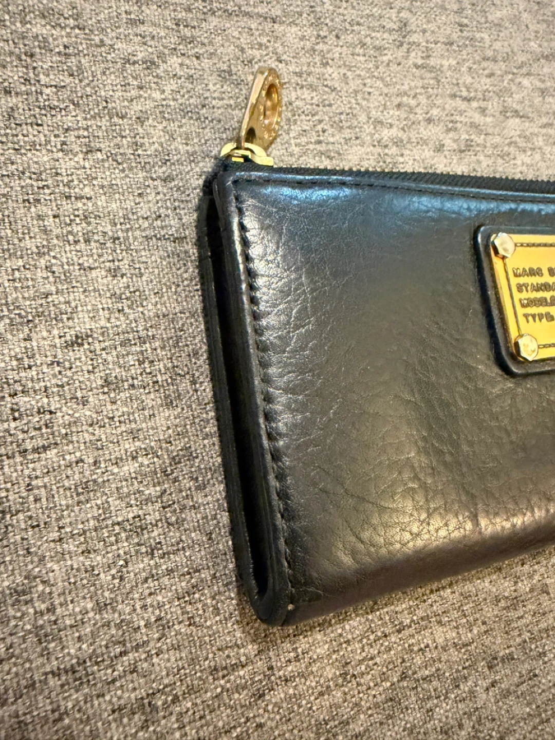 Marc By Marc Jacobs Black Leather Zip Wallet with Gold Plate - photo 3