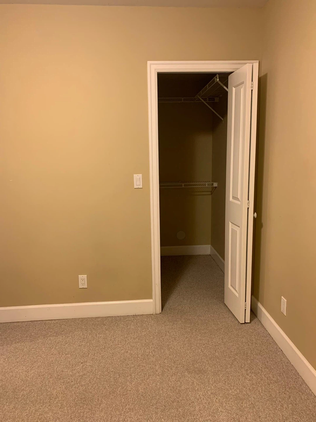 2bedroom basement to rent $1600 plus bills shared - photo 2