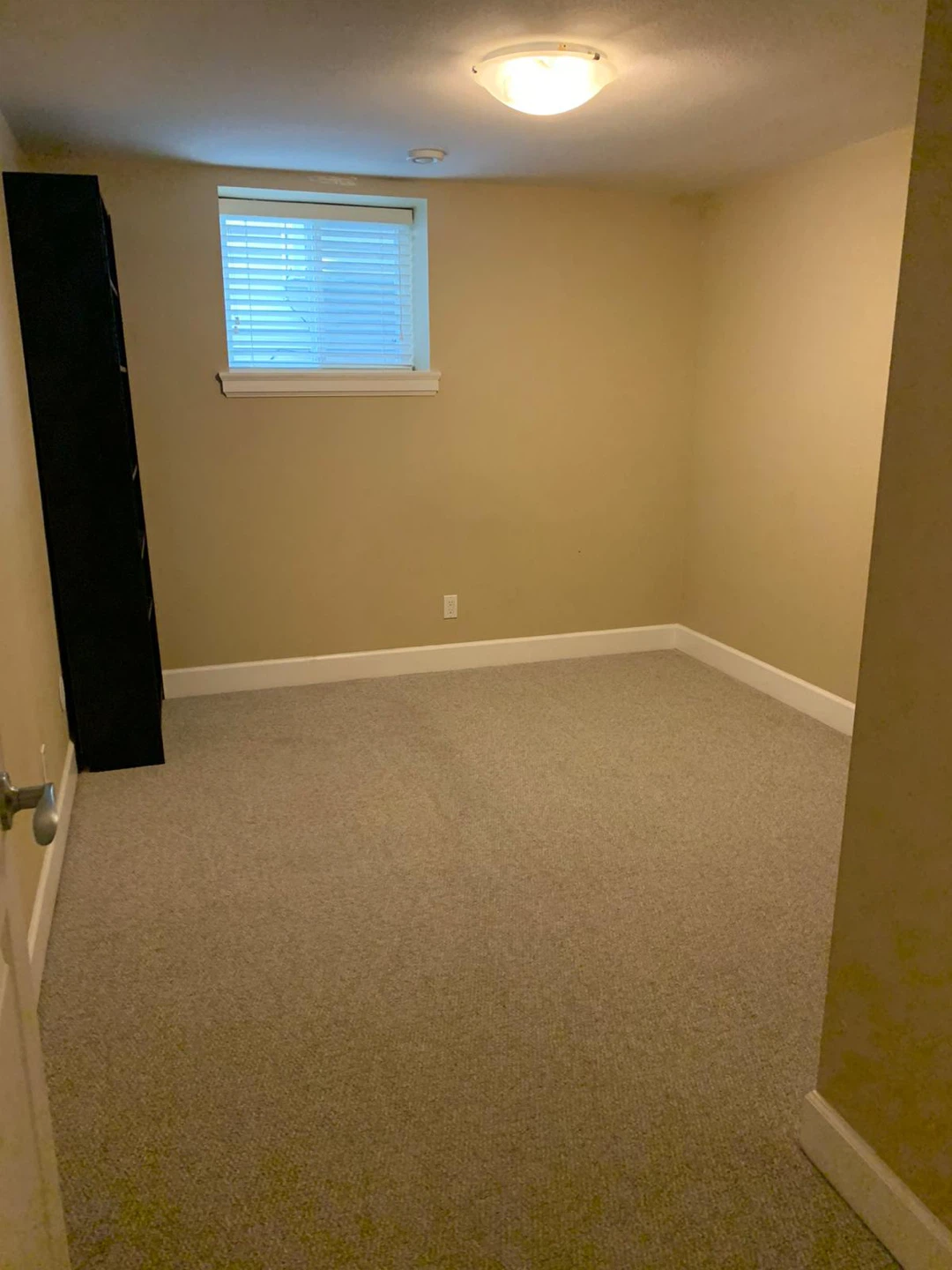 2bedroom basement to rent $1600 plus bills shared - photo 3